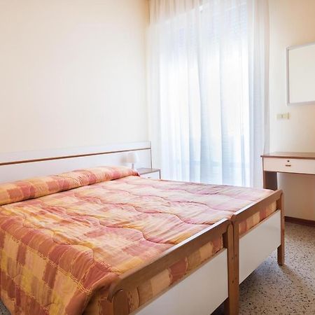 Hotel Continental Гаттео-а-Маре Экстерьер фото