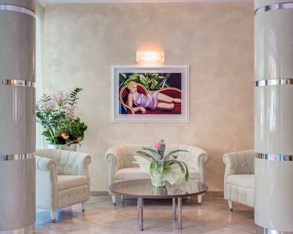 Hotel Continental Гаттео-а-Маре Экстерьер фото
